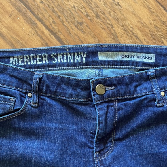 DKNY JEANS - Picture 2 of 8